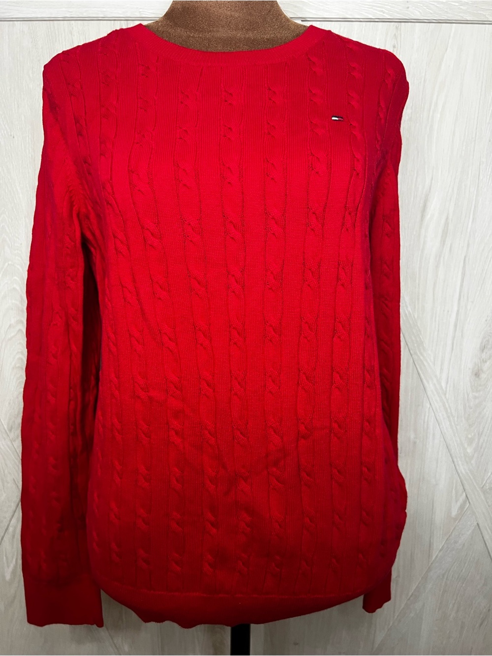 Tommy Hilfiger women’s Red Cable Knit Crewneck Sweater Size large
